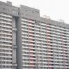 Betonsanierung Stuttgart-Asemwald Block A. Durch den Einsatz von Fassadenarbeitsb�hnen entstanden keine Beeintr�chtigungen der Bewohner durch zugeh�ngte Fassade. Au�erdem war der Kostenfaktor gegen�ber einem Fassadenger�st wesentlich geringer.