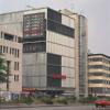 Breuninger Stuttgart Glasreinigung nur mit Fassadenarbeitsb�hnen m�glich, da Geb�ude an einer sehr stark befahrenen Bundesstrasse steht.